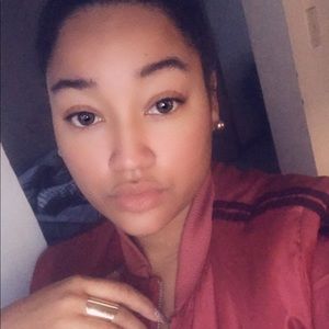 Meet your Posher, Alandrea